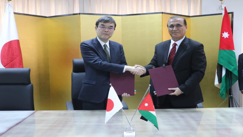 محافظة الكرك منحة يابانية بقيمة 122 ألف دولار لتوفير شاحنات نفايات إلى الكرك