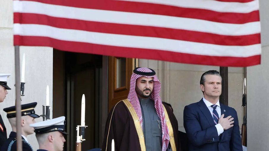 وزير الدفاع السعودي يزور واشنطن