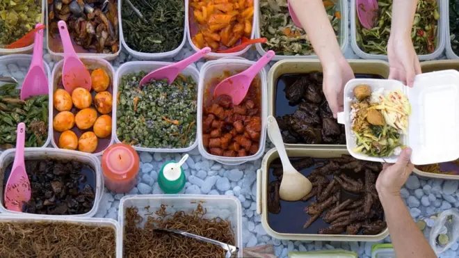 بنك آسيوي كبير يعتزم الاستغناء عن 4 آلاف وظيفة واستبدالها بالذكاء الاصطناعي