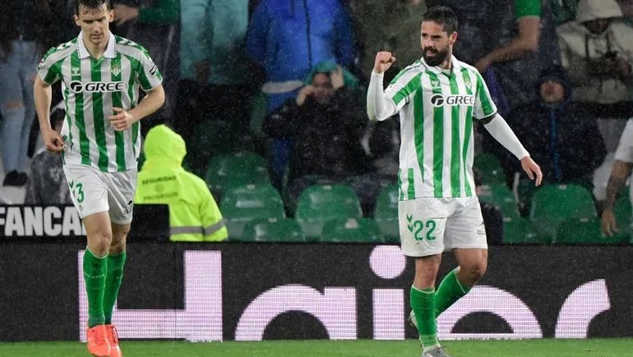 إيسكو يعتذر ويبرر احتفاله بالتسجيل في ريال مدريد