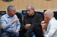 شتائم وإهانات في معركة كلامية حادة باجتماع أمني إسرائيلي في مكتب نتنياهو بسبب ملف الأسرى وقتال حماس