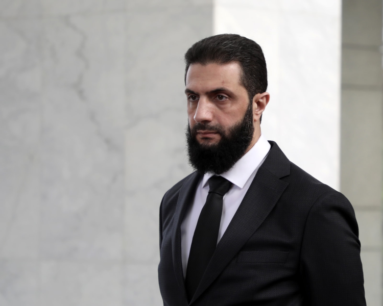 حضور الرئيس السوري أحمد الشرع لمؤتمر المانحين في بروكسل يثير جدلاً دبلوماسياً