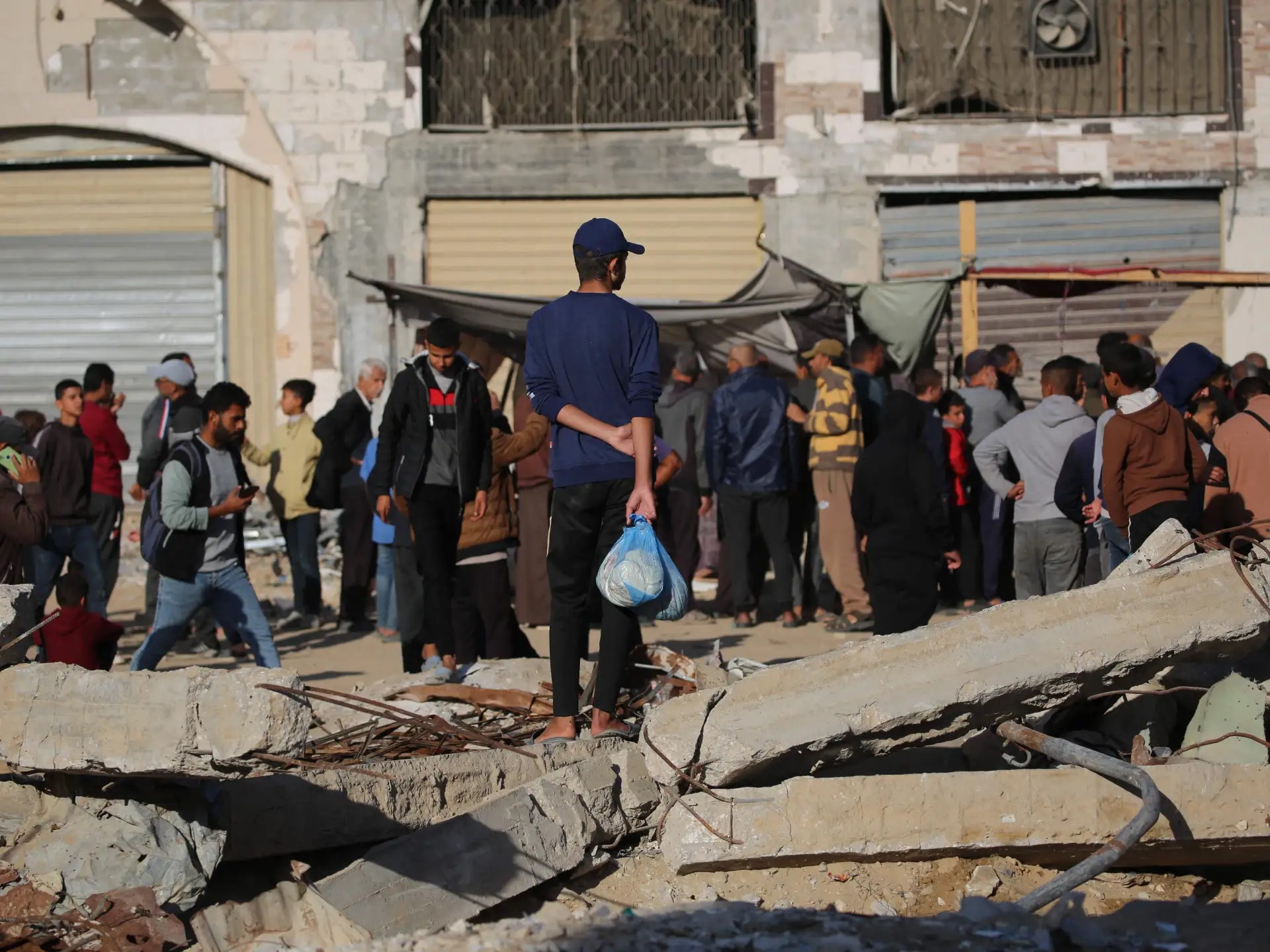 في غزة .. صمود بوجه القصف والحصار