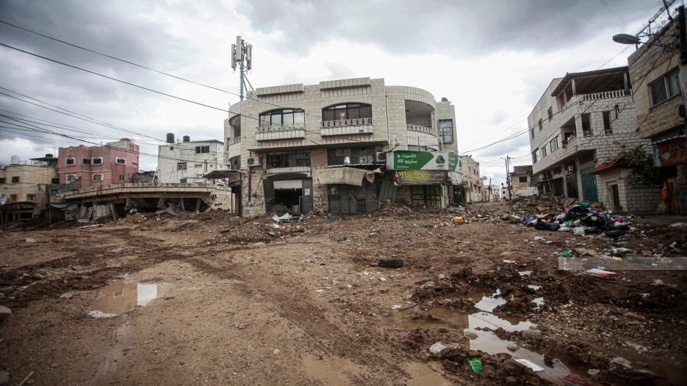 الضفة الغربية المحتلة مستوطنون يسرقون أسطوانات غاز من منزل فلسطيني في طولكرم