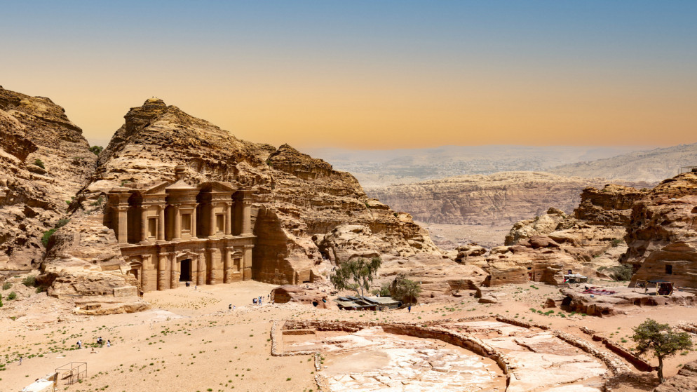 البنك المركزي نمو الدخل السياحي 8.9% بالربع الأول من العام الحالي