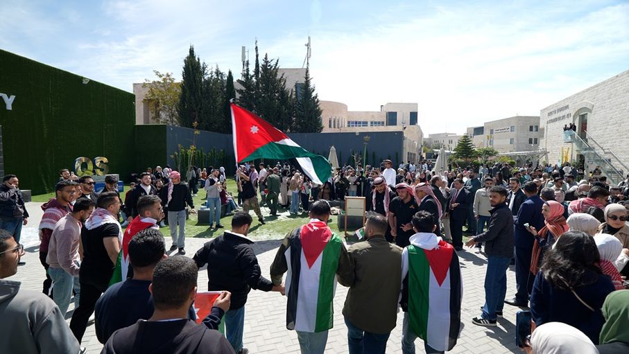 جامعة العلوم التطبيقية الخاصة تحتفي بيوم العلم الأردني: راية الوحدة ومظلة الانتماء...