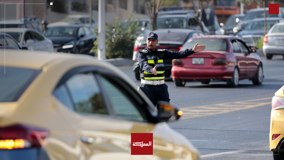المعهد المروري: الملصقات على المركبات تشتت الانتباه بنسبة 12%