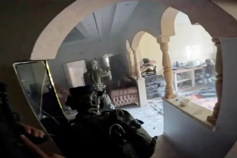 من المسافة صفر.. أصوات صراخ وذعر وثقتها كاميرات جنود الاحتلال