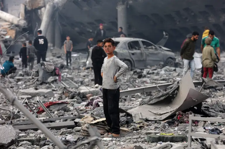 الاحتلال يقصف مستشفى للأطفال بمدينة غزة ودعوات لحماية الهيئات الطبية