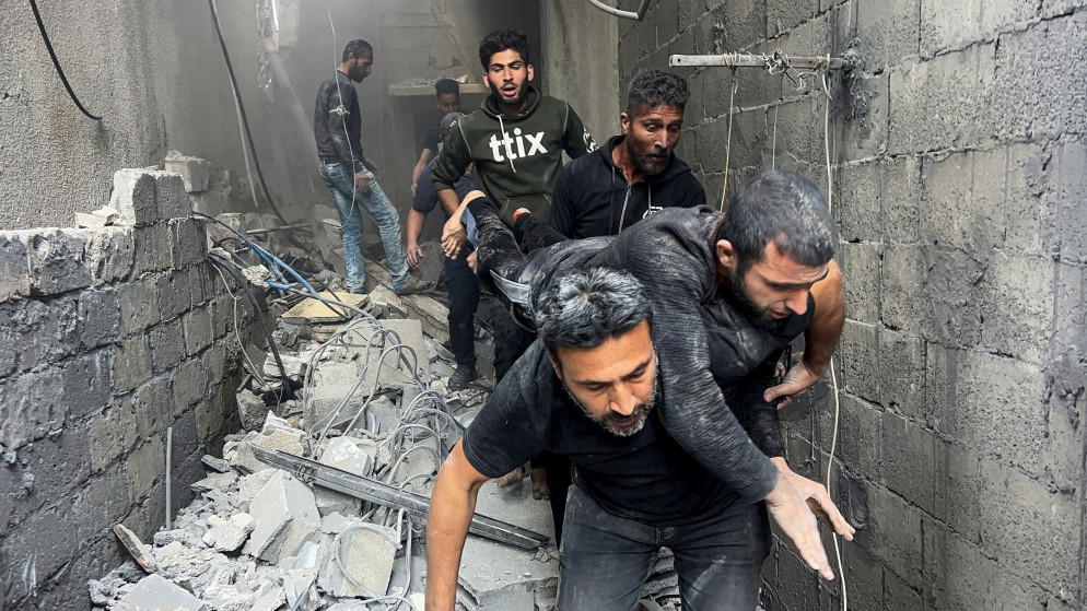 شهداء وجرحى وجوعى جراء استمرار القصف ومنع المساعدات في غزة