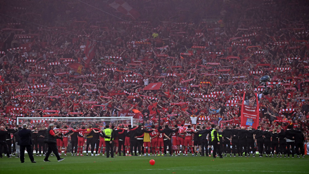 ليفربول يسحق توتنهام 5-1 ويحصد لقب الدوري الإنجليزي الممتاز