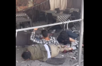 مقتل 20 فلسطينيا وإصابة العشرات بغارة إسرائيلية استهدفت مطعما وسوقا شعبيا غرب مدينة غزة