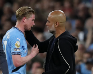 وداع أسطوري في الاتحاد: غوارديولا يبكي ودي بروين يودع مانشستر سيتي بعد 10 سنوات من المجد