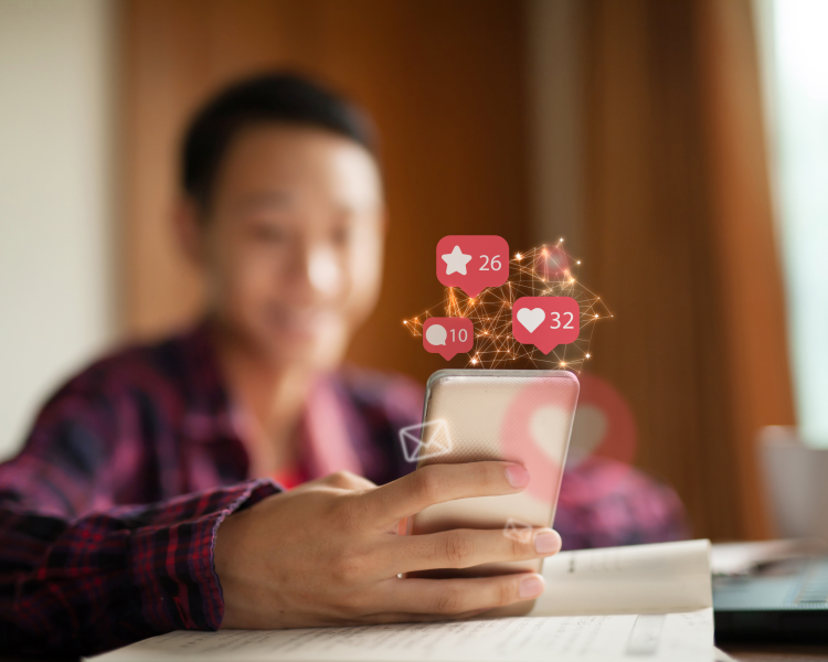 هل نحن مهووسون بأنفسنا؟ النرجسيون أكثر عرضة للإدمان على السوشيال ميديا