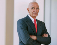 الولايات المتحدة تعتزم تعيين توماس باراك مبعوثًا خاصًا لسوريا