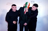 فرقة Kneecap الإيرلندية تنفي دعم 