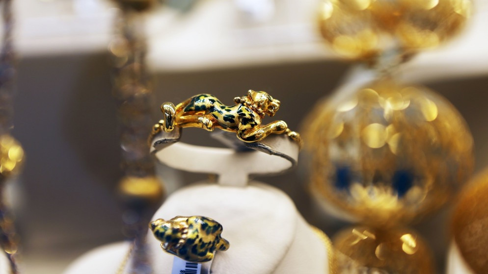 الذهب يتجه لأفضل أداء أسبوعي في أكثر من شهر وسط مخاوف المالية العامة الأميركية