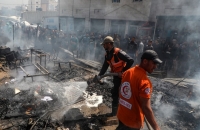 مستشفى العودة يناشد التدخل الفوري قبل تمدد النيران إلى أقسام المرضى بعد هجوم إسرائيلي