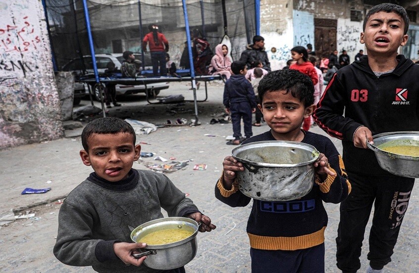 انطلاق نظام المساعدات الجديد في غزة وسط رفض أممي وغارات دامية