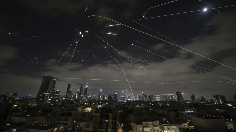 التصعيد في آخر 24 ساعة: ماذا حدث بين إيران وإسرائيل؟