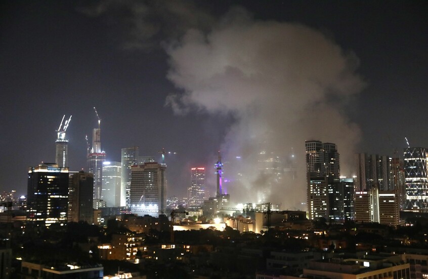 هجوم إيراني واسع يضرب تل أبيب ومدن إسرائيلية: صافرات إنذار، انفجارات، وفشل دفاعات جوية