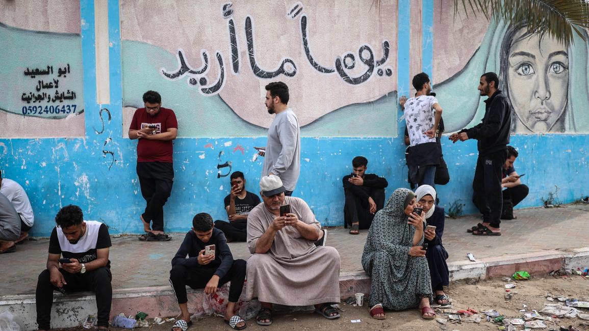 الاحتلال يعيد قطع خدمات الاتصالات والإنترنت في غزة