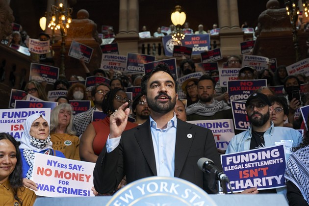 زهران ممداني يصنع التاريخ: أول مسلم يقترب من رئاسة بلدية نيويورك رغم الحملات الصهيونية والمال السياسي