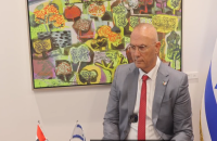 رغم طلب الإمارات مغادرته.. السفير الإسرائيلي باقٍ في أبوظبي وسط أزمة دبلوماسية!