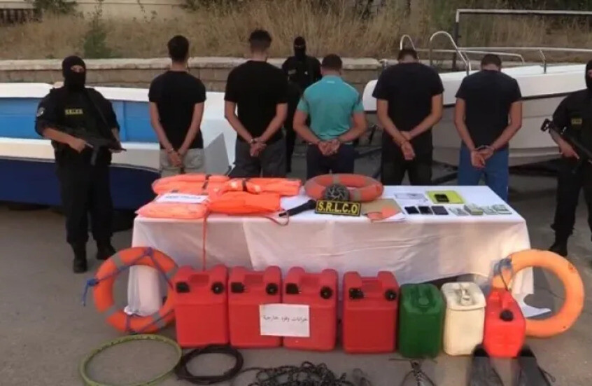 الجزائر تحبط شبكة لتهريب المهاجرين وتغلق ورشات سرية لصناعة قوارب الموت