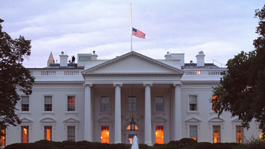 البيت الأبيض على "تيك توك" رغم تهديدات الحظر