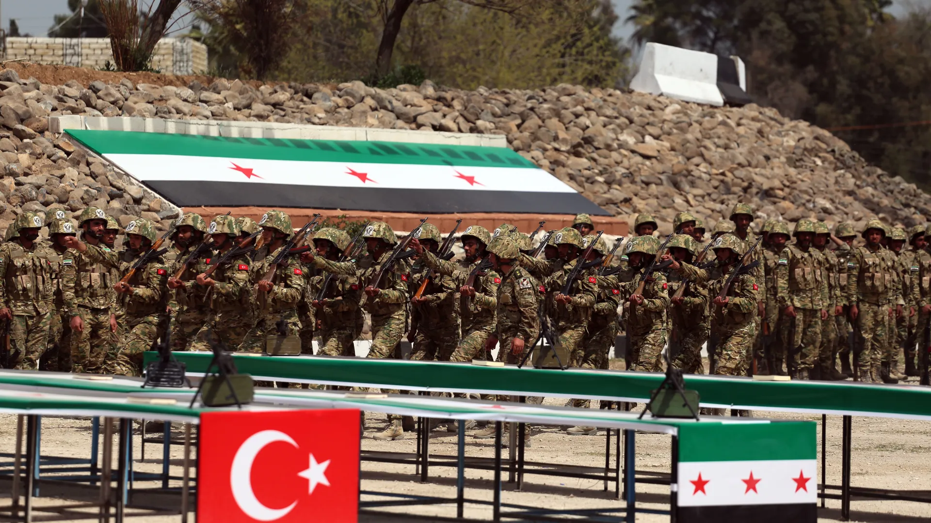 تركيا تنفي استهداف عتادها العسكري في سوريا.. فما الحقيقة؟