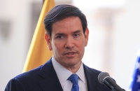 من مطار بن غوريون.. روبيو يصطحب زوجته إلى إسرائيل ويهدد حماس: لا مكان لها في المستقبل