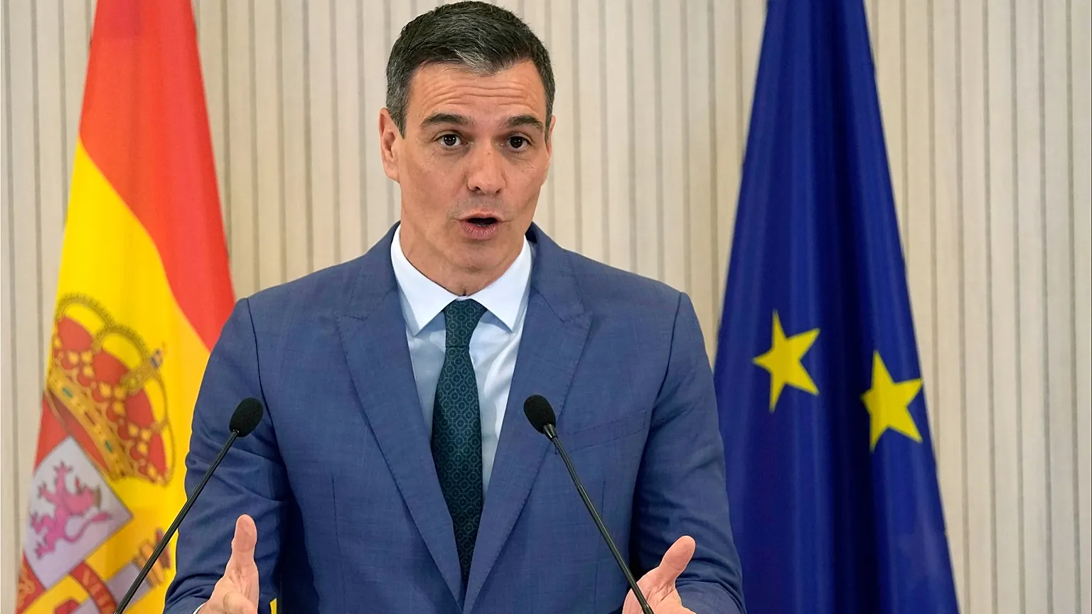 سانتشير  يدعو لمنع إسرائيل وروسيا من المشاركة في المسابقات الرياضية الدولية