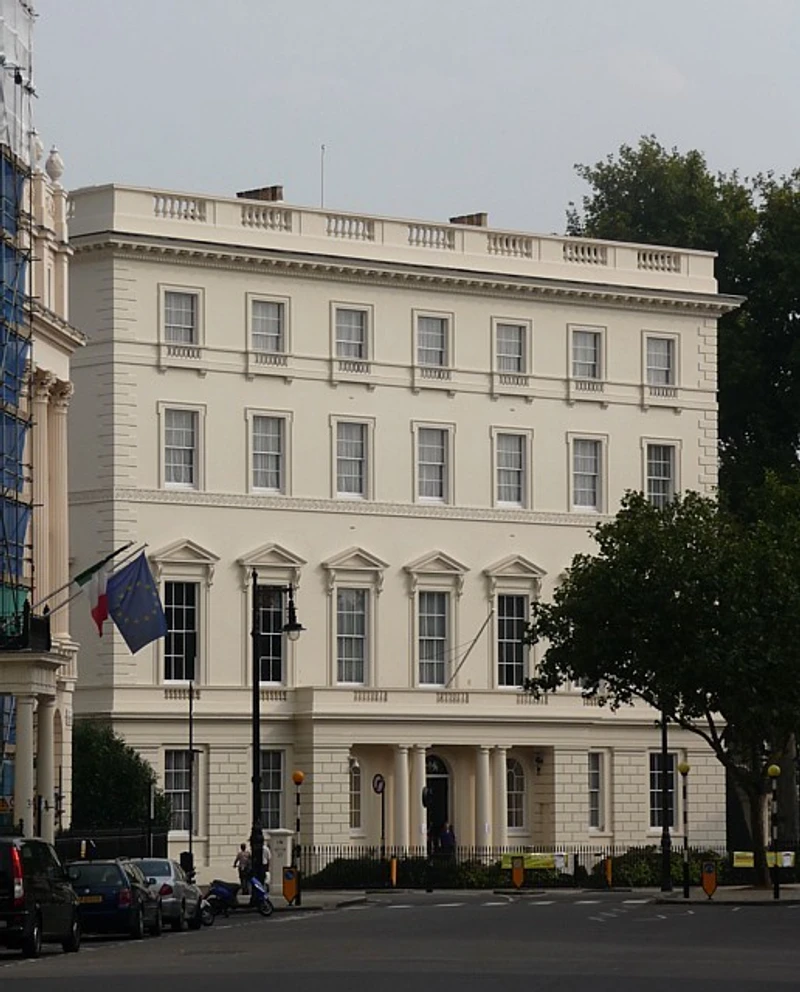 بريطانيا تمنع الإسرائيليين من الالتحاق بأبرز أكاديمية عسكرية