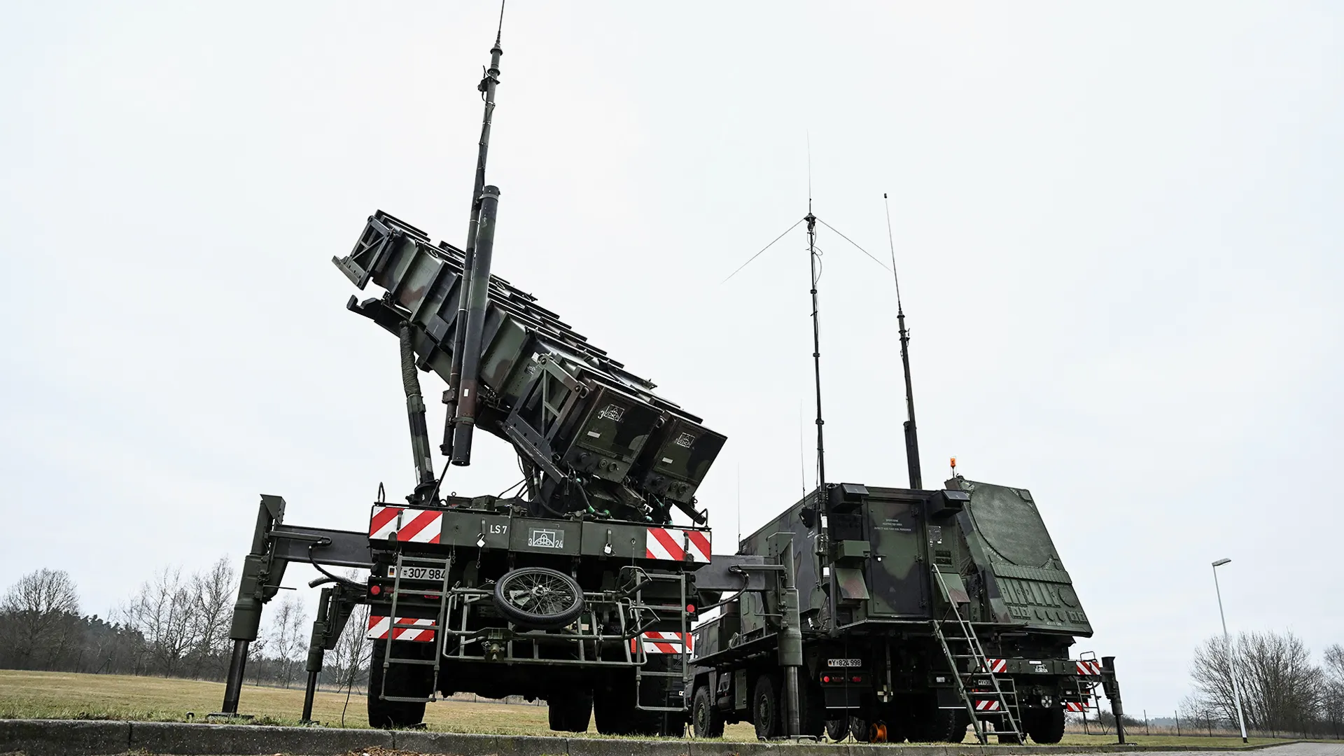 أوكرانيا تتسلم صواريخ باتريوت وهيمارس في أول شحنة أسلحة أمريكية ضمن التمويل الجديد‎