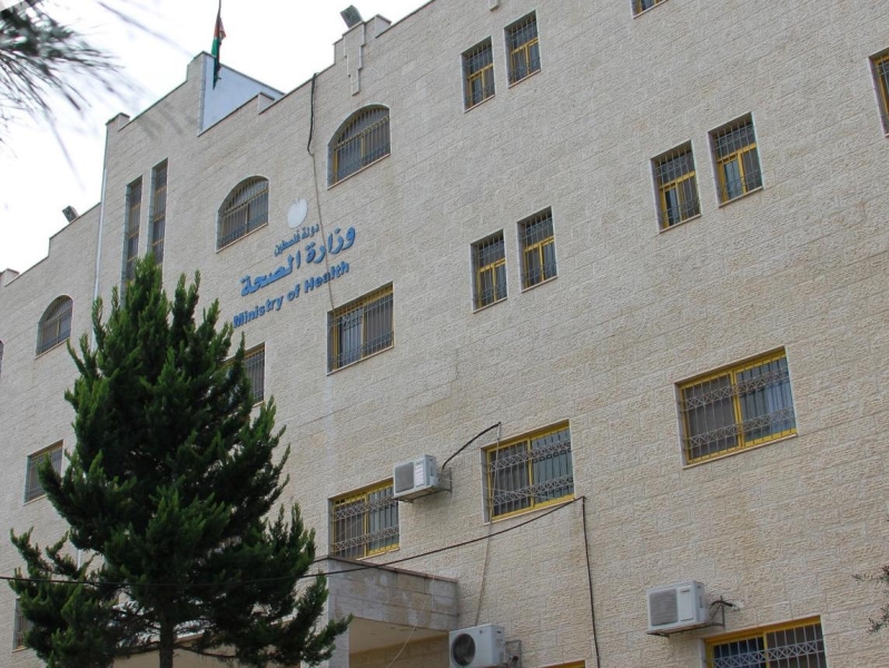 وزارة الصحة الفلسطينية تحذر من معاناة الطواقم الطبية المحتجزة في سجون إسرائيل