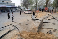 إسرائيل تقصف مستشفى الحلو بغزة وتقطع الاتصال عن مرضاه وأطبائه