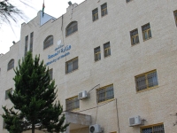 وزارة الصحة الفلسطينية تحذر من معاناة الطواقم الطبية المحتجزة في سجون إسرائيل