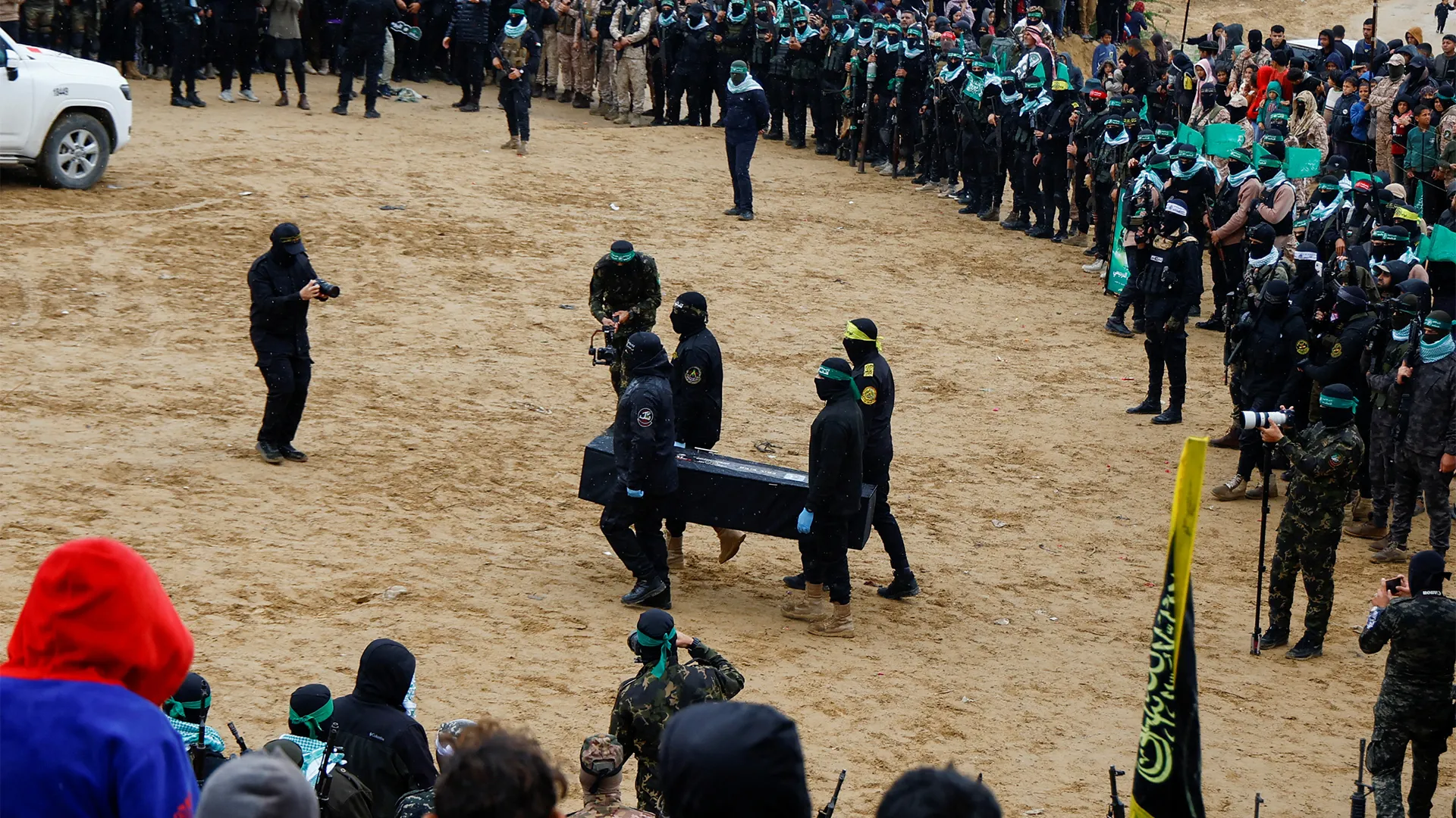 إسرائيل تتهم حماس بالتباطؤ في تسليم جثث الأسرى وسط تهديد ترامب بعودة القتال 