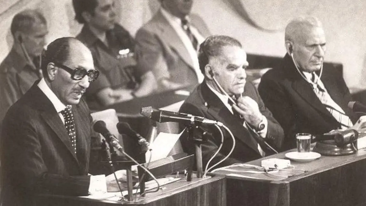 السادات يُلقي خطابا في الكنيست.. أول زعيم عربي يزور إسرائيل