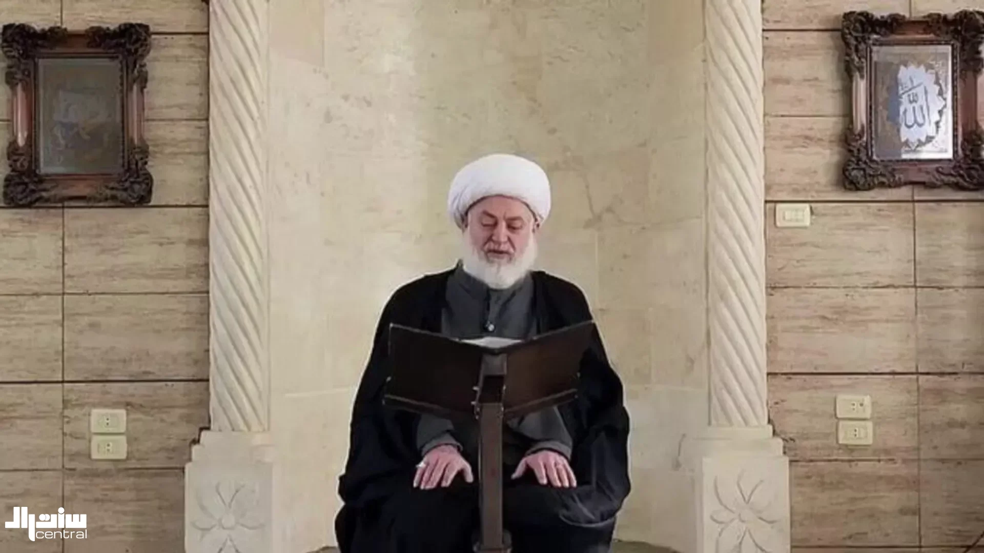 من هو "غزال غزال" الذي دعا لاحتجاجات الساحل السوري؟