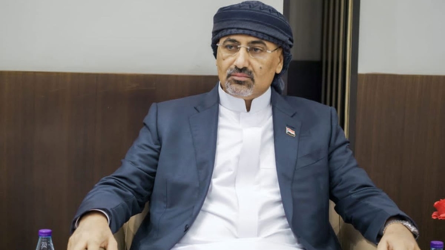 بعد هروبه إلى أبو ظبي.. ماذا نعرف عن عيدروس الزبيدي؟