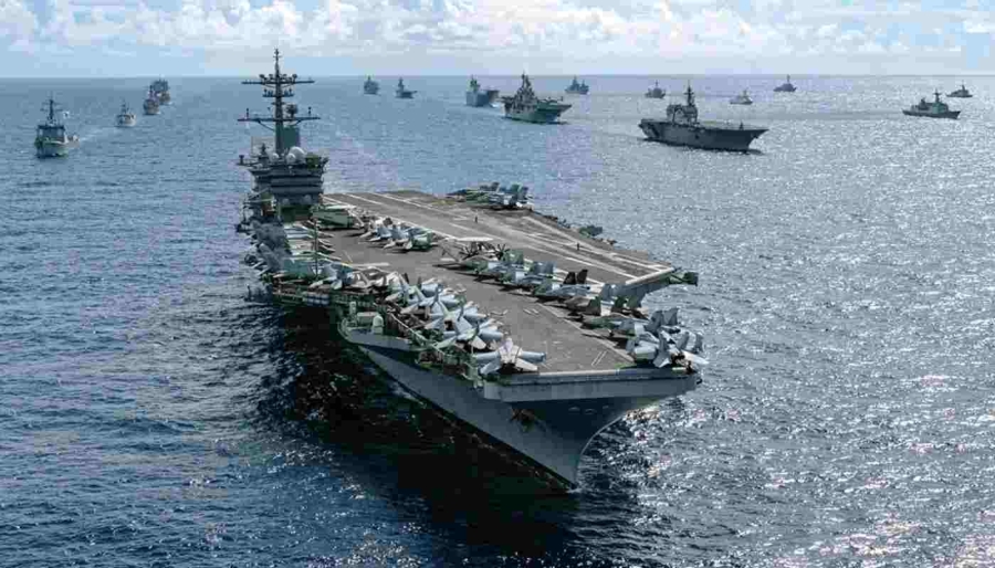 واشنطن تعزز وجودها العسكري في المنطقة وإسرائيل تتأهب