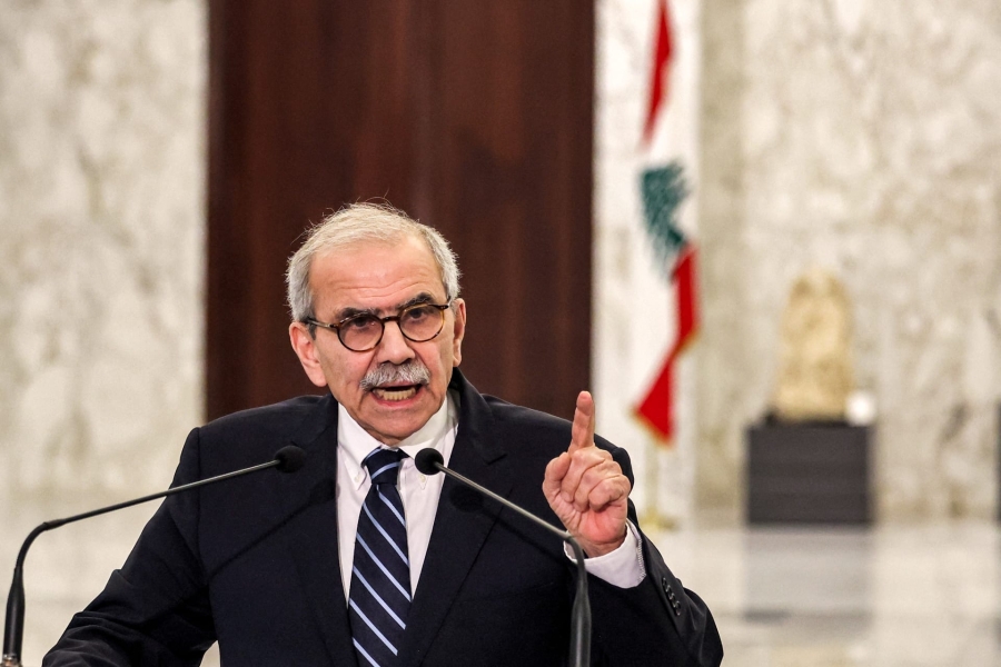 بعد استهداف إسرائيل.. رئيس الوزراء اللبناني يحظر الأنشطة العسكرية والأمنية لـ "حزب الله"