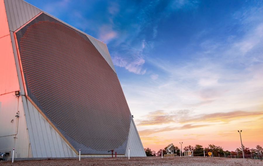 بعد تدميرها رادارين.. الضربات الإيرانية تُحدث فراغاً دفاعياً في الخليج