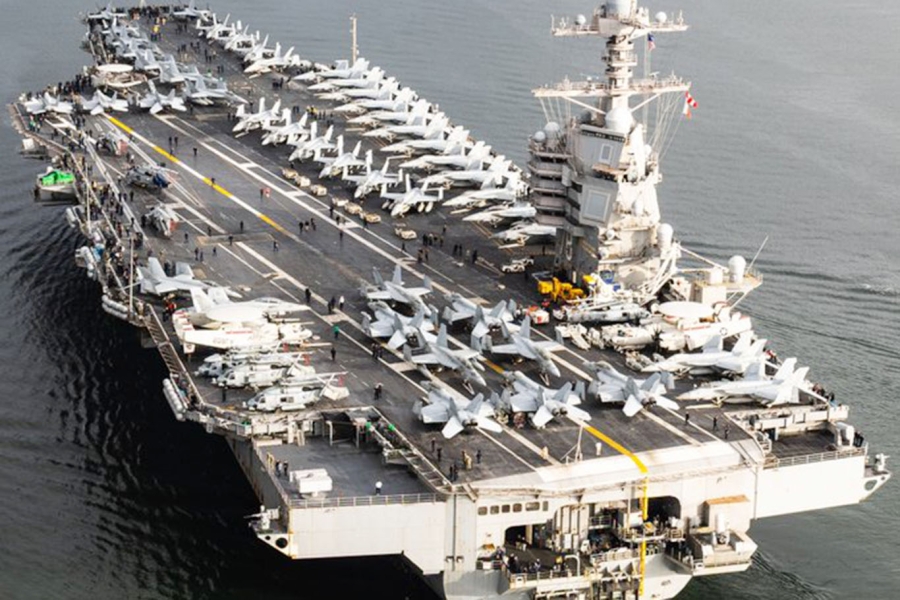 بعد حريق استمر 30 ساعة.. حاملة الطائرات "جيرالد آر فورد" تغادر البحر الأحمر 
