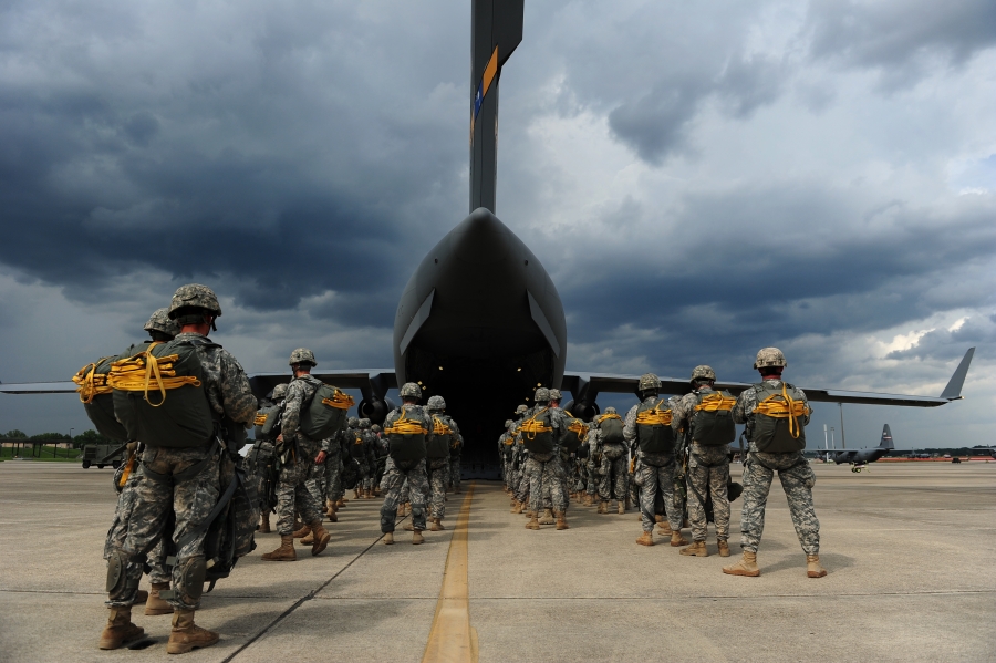 مع تصاعد التسريبات عن إنزال بري في إيران.. قراءة في أبرز عمليات الإنزال البري في التاريخ الحديث