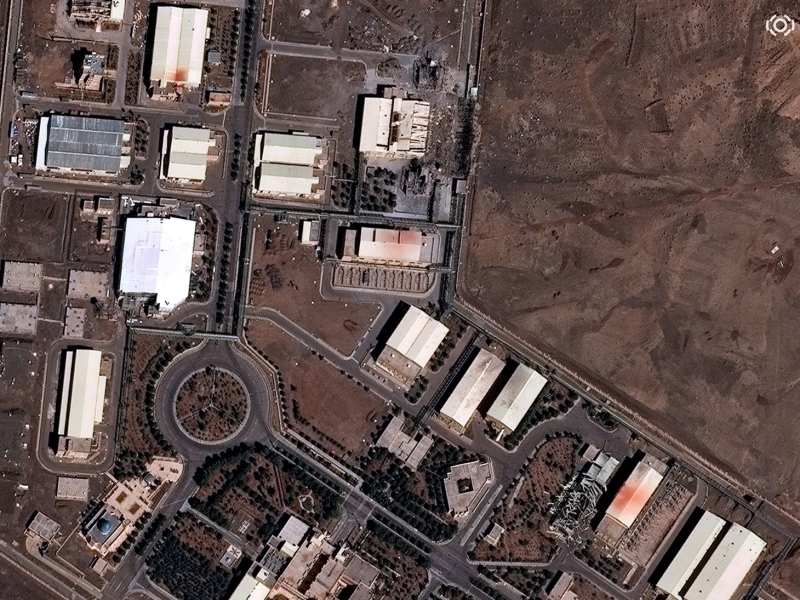 هل كانت عملية إنقاذ الطيار الأميركي "خديعة" لسرقة مخزون اليورانيوم الإيراني؟