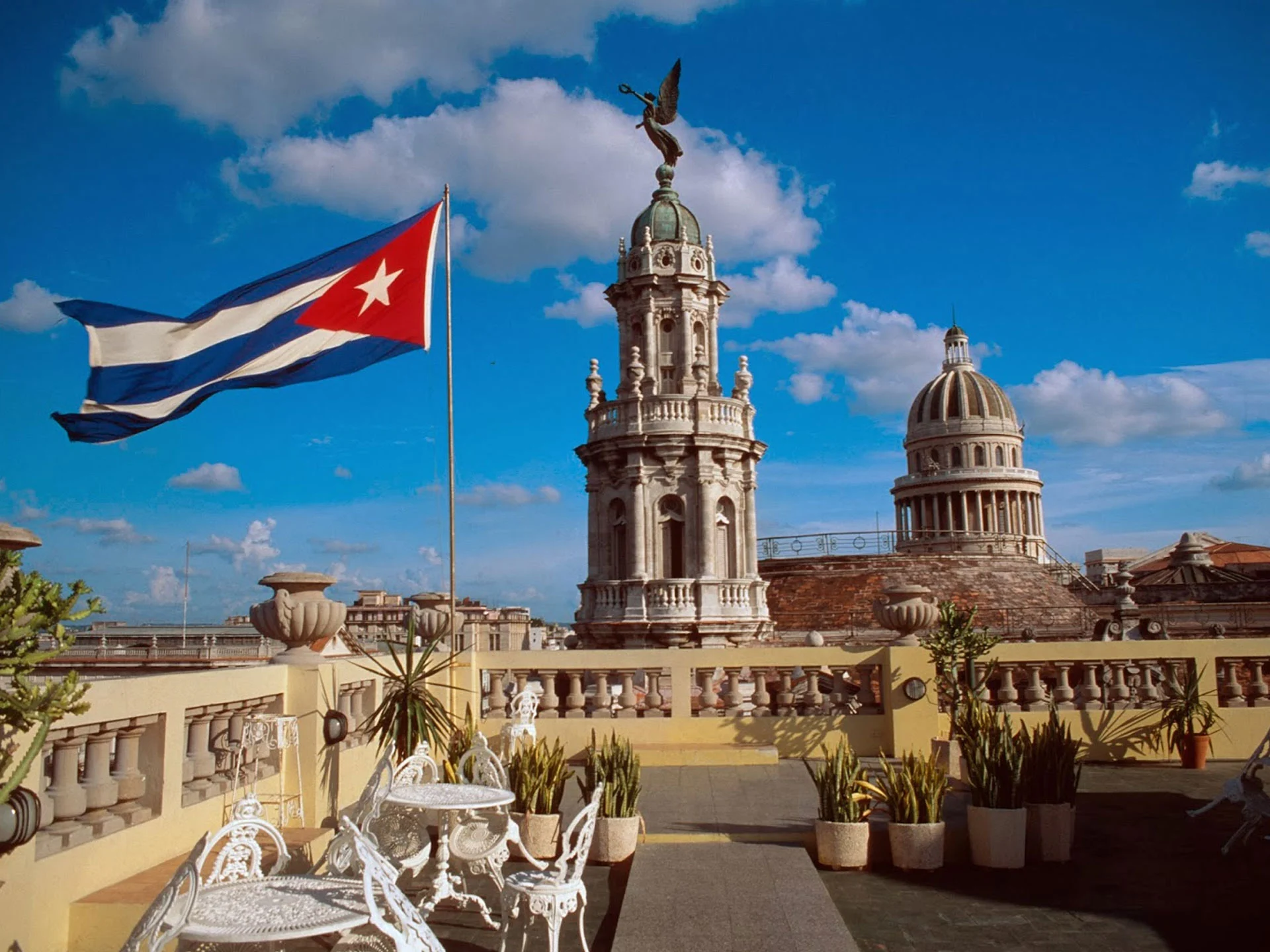 على غرار حصار العراق.. كوبا تعاني الأمرَّيْن من حصار أميركي خانق