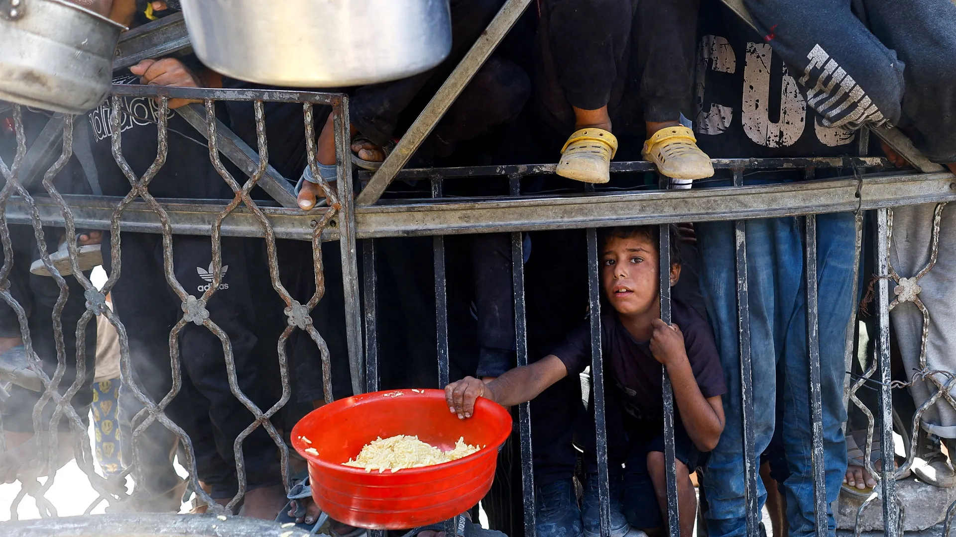 غزة على حافة الهاوية: تحذيرات من شبح المجاعة